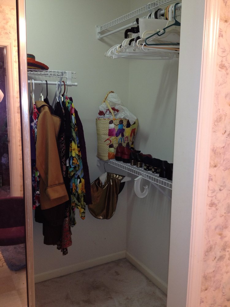 closet-2-(1).JPG closet-2-(1).JPG